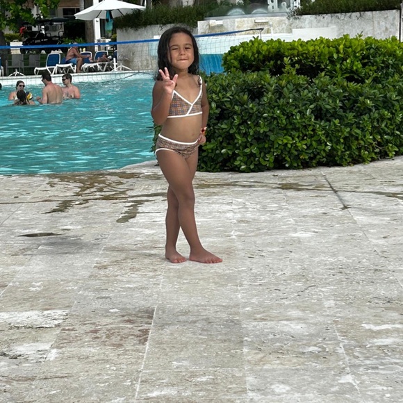 AUTHENTIC little girls 2 piece Burberry Beige Check Swimwear - Picture 6 of 7